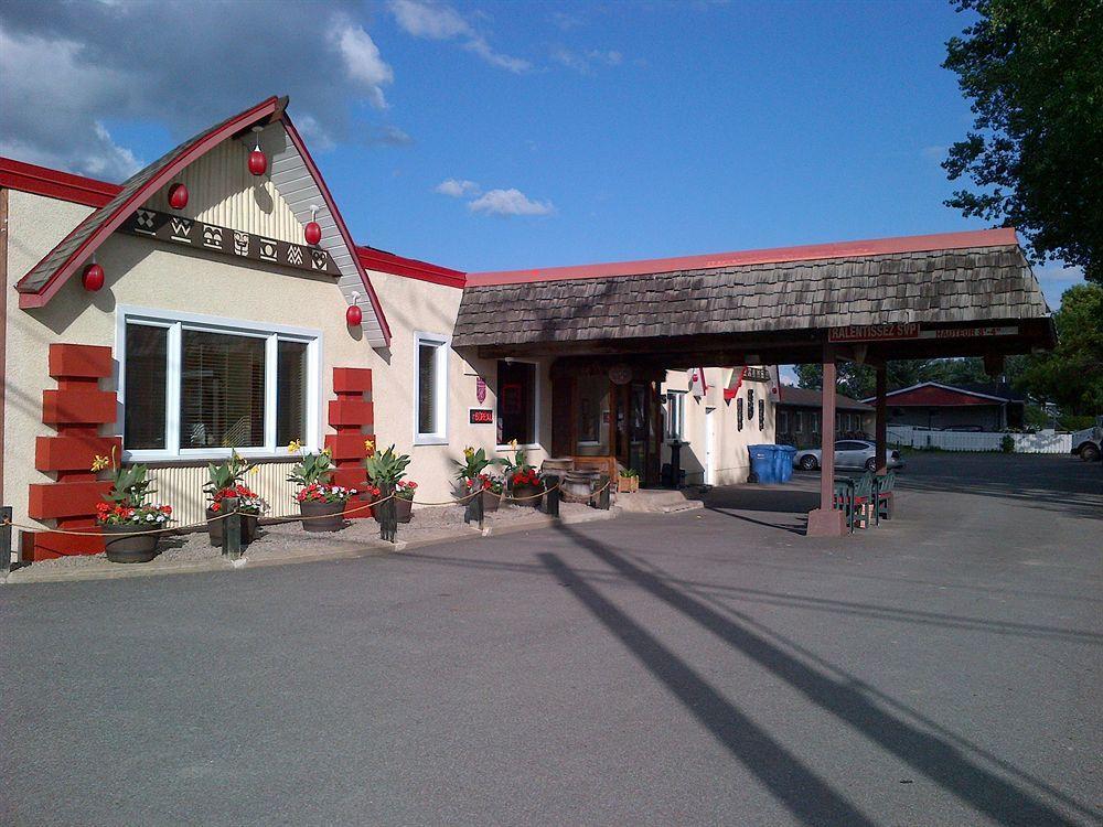 Hotel-Motel Coconut Trois-Rivières Exterior foto